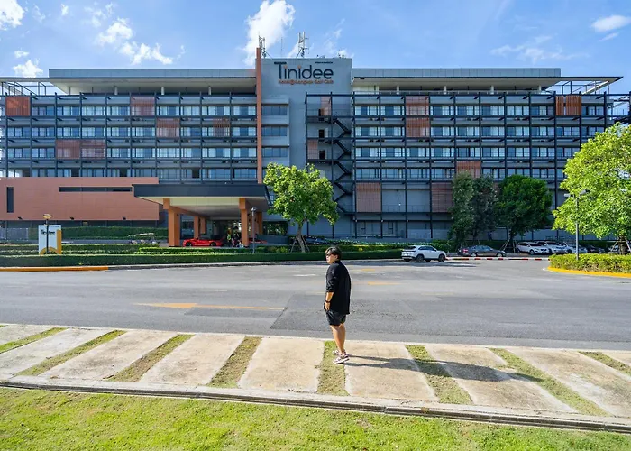Tinidee Hotel Bangkok Golf Club - Sha Certified